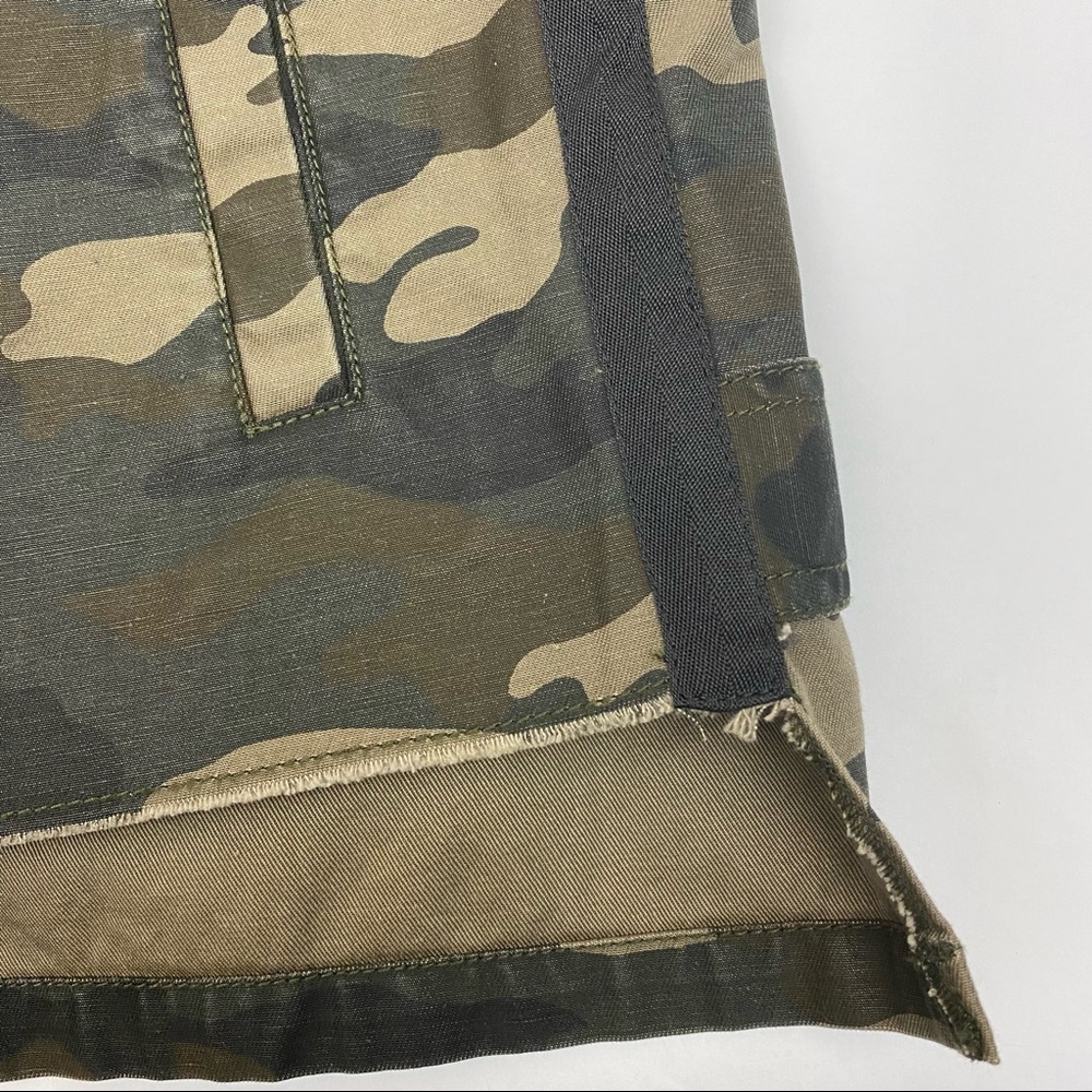 Levi’s Cotton Camo Printed Military Utility Trucker Jacket: Army Green/Tan - Picture 11 of 15